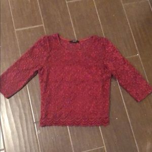 *FREE* Burgundy lace quarter sleeve crop top